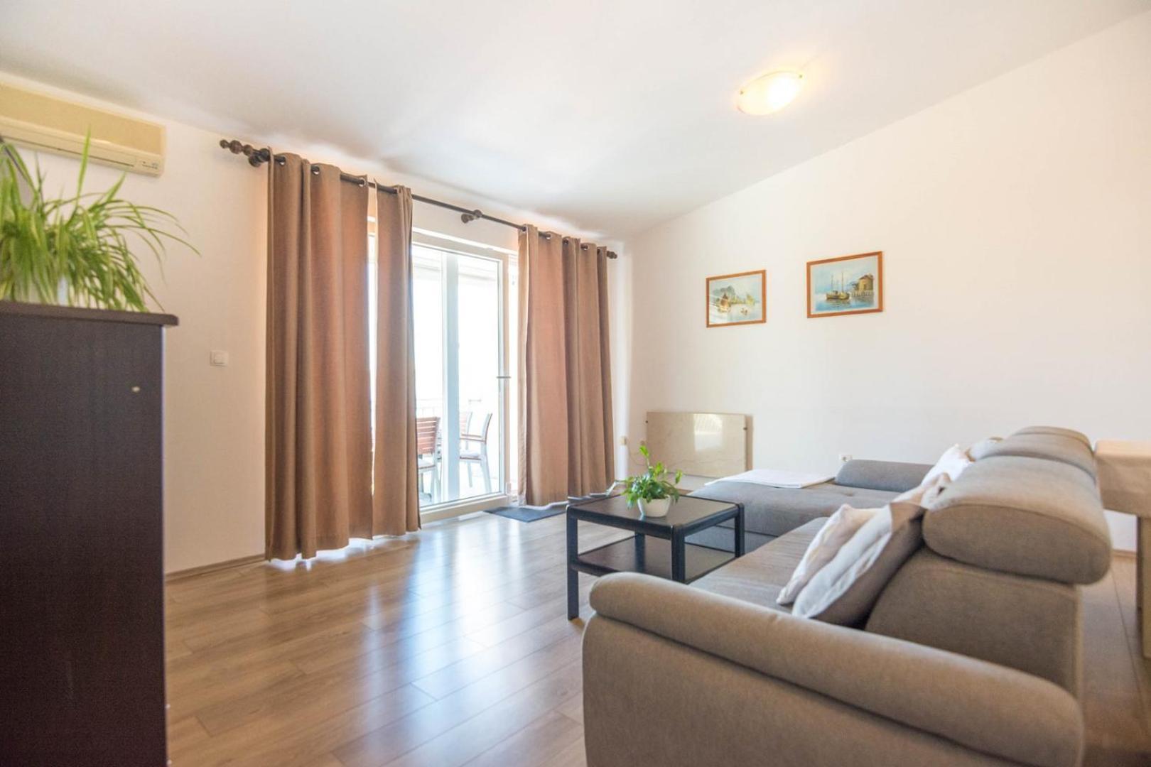 Apartment Rajna Biograd Na Moru Exterior photo